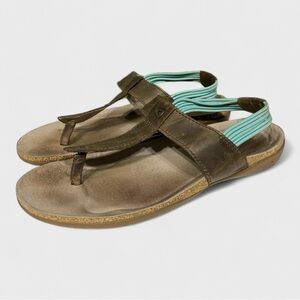 316 Keen Dauntless Posted Leather Thong Sandals